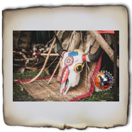 Mobilna wioska indiańska Huu-Ska Luta Raven - repliki rękodzieła